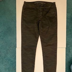 American Eagle black camo jeans